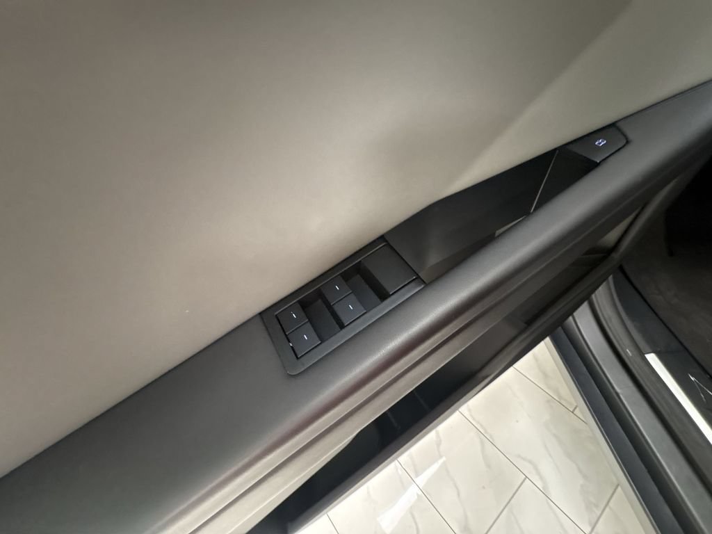 Used 2025 Tesla Cybertruck AWD Crew Cab image 24
