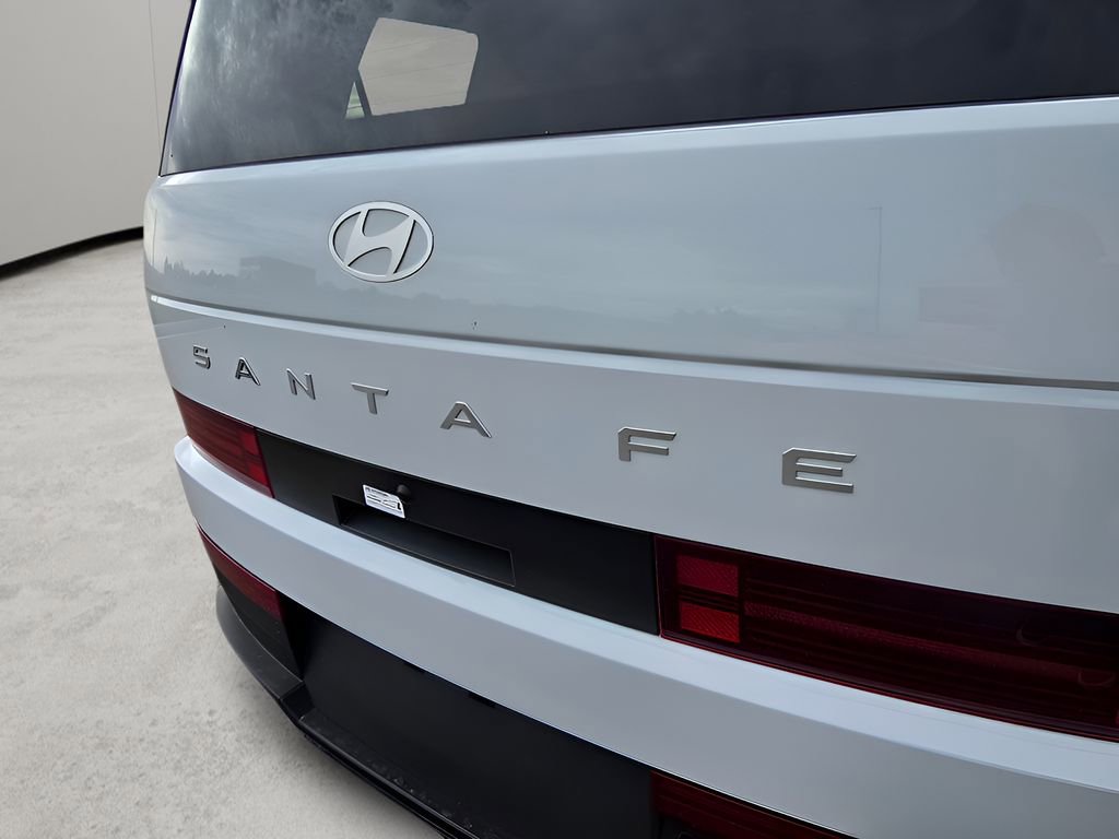 Used 2026 Hyundai Santa Fe SE image 10