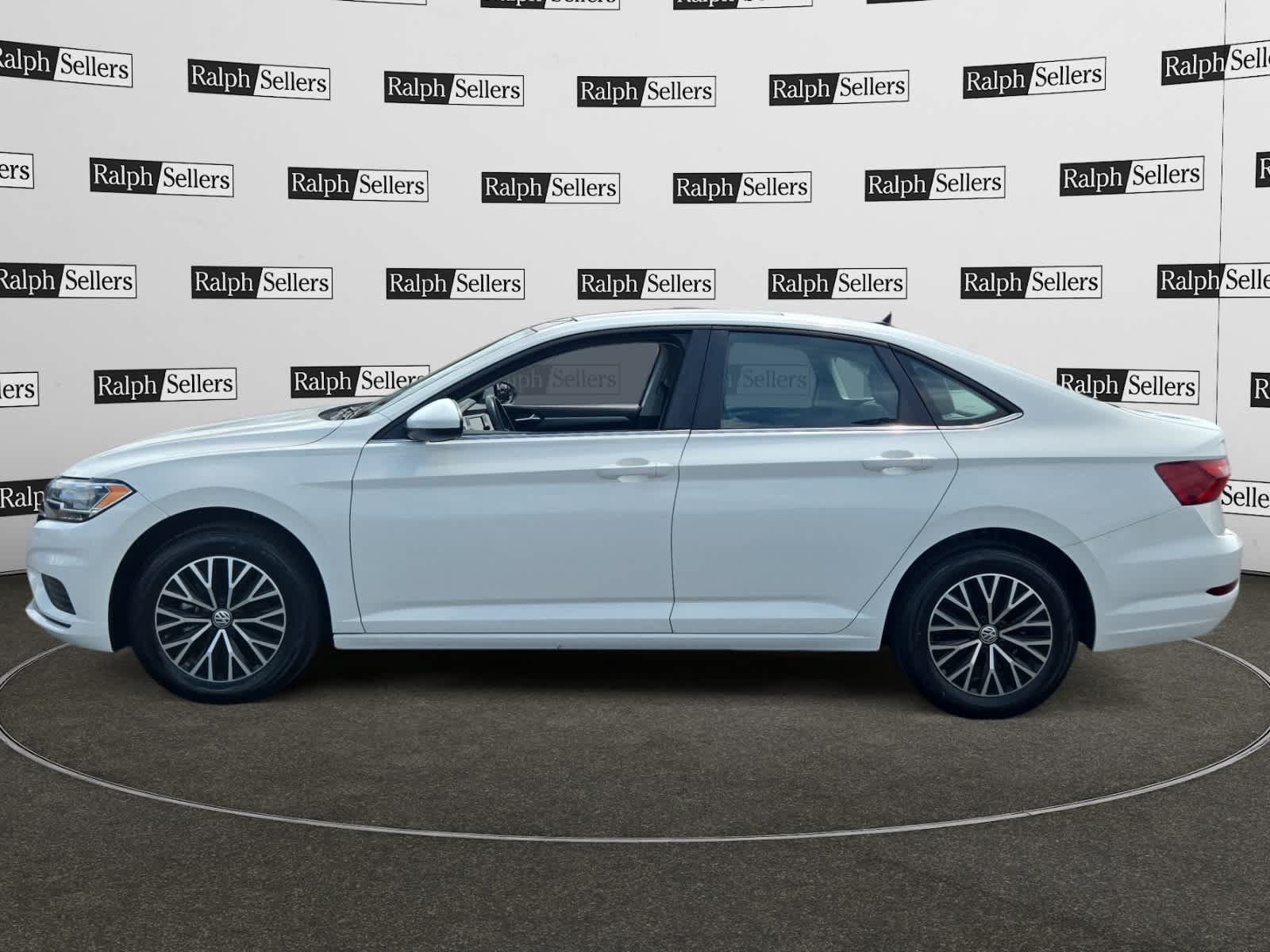 Used 2021 Volkswagen Jetta SE FWD image 3