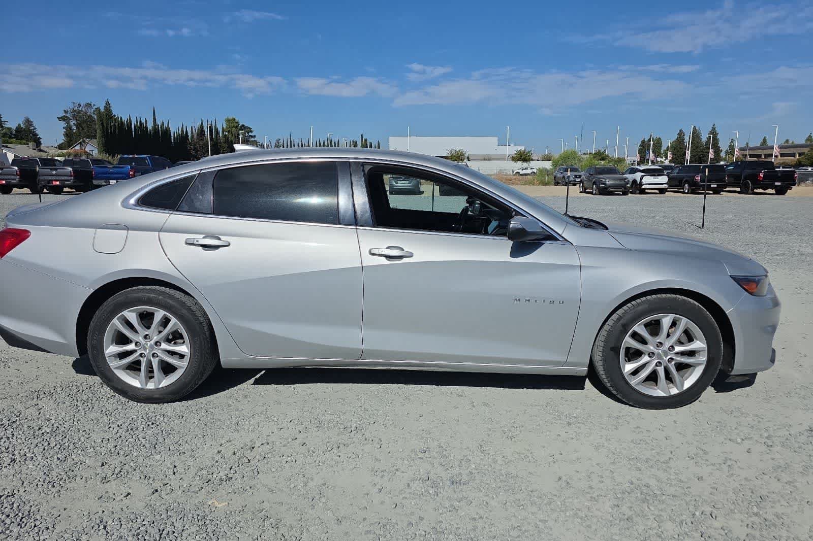 Used 2018 Chevrolet Malibu LT FWD image 9