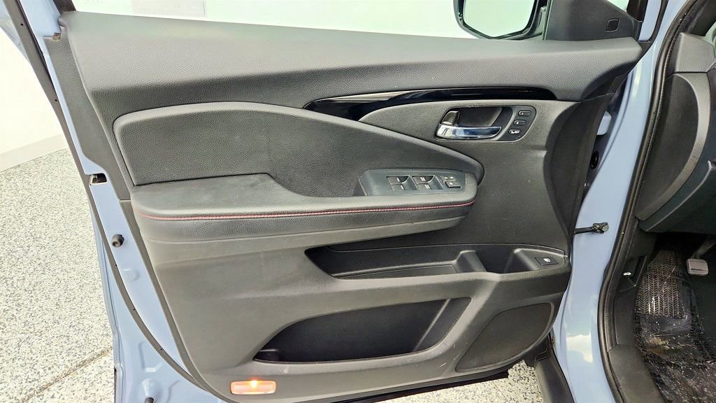 Used 2022 Honda Ridgeline Black Edition image 11