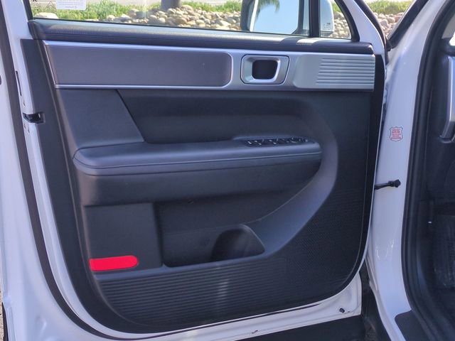 Used 2025 Hyundai Santa Fe SEL FWD image 12