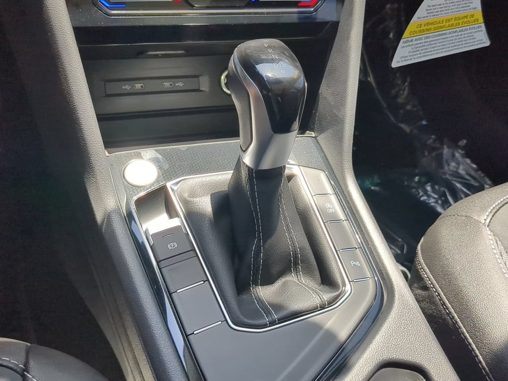 New 2026 Volkswagen Taos SE FWD image 24