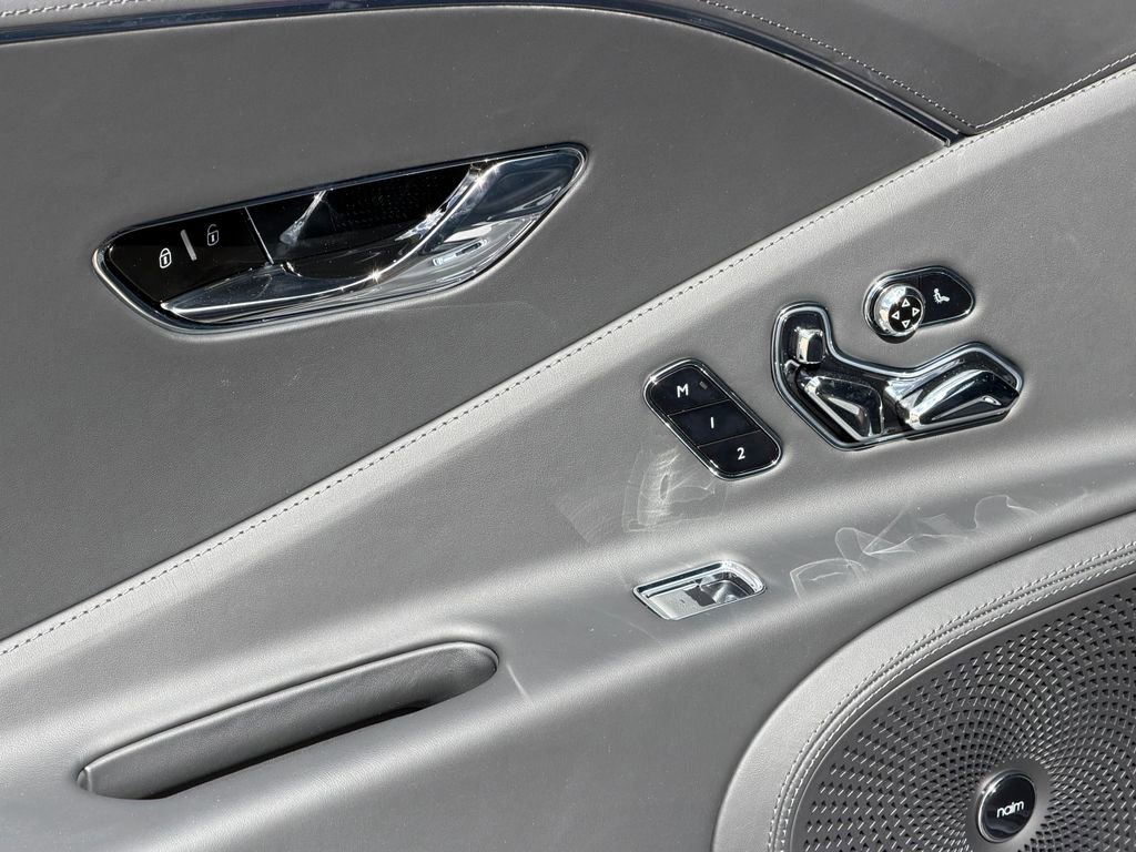 New 2025 Bentley Flying Spur Plug-In Hybrid image 38