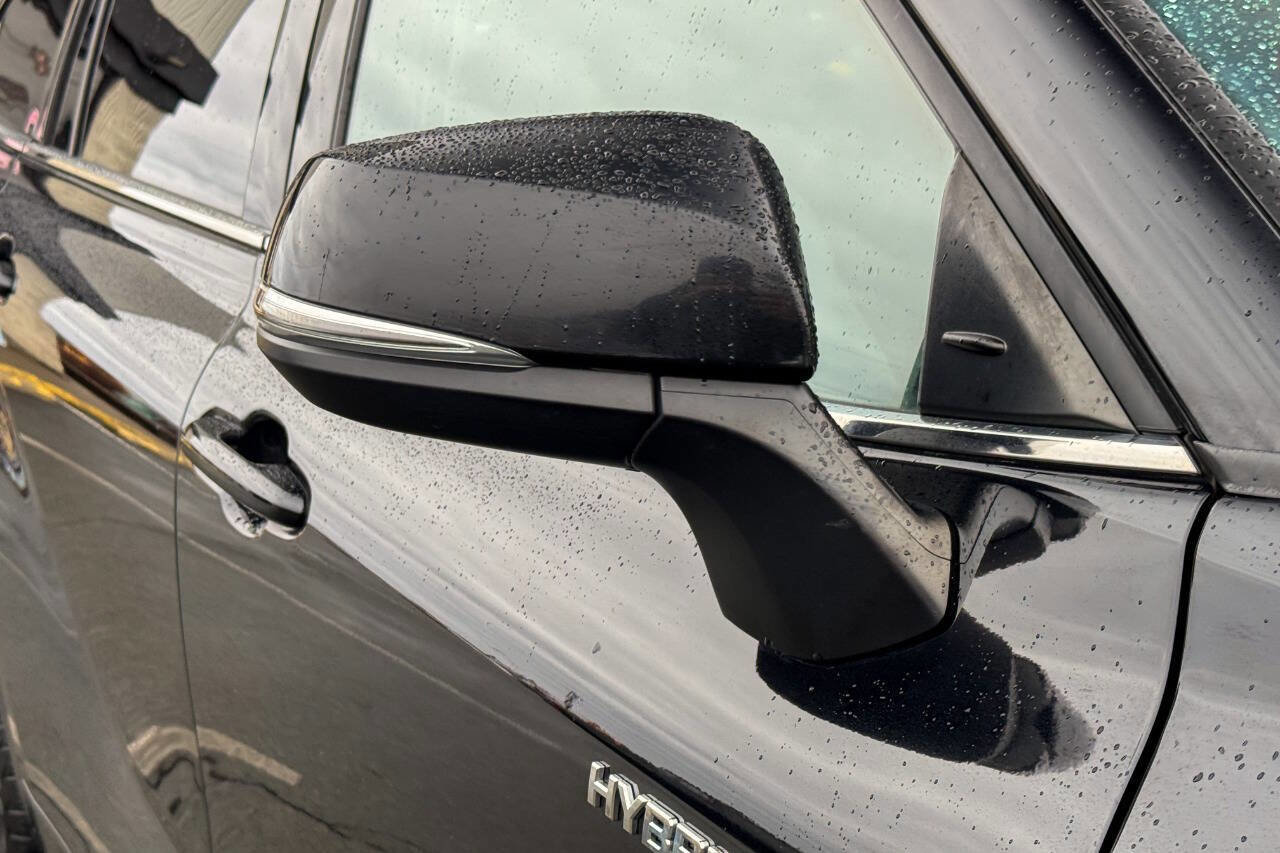 Used 2020 Toyota Highlander LE image 12