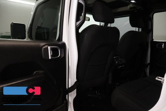 Used 2018 Jeep Wrangler Unlimited Sport S AWD/4WD image 29