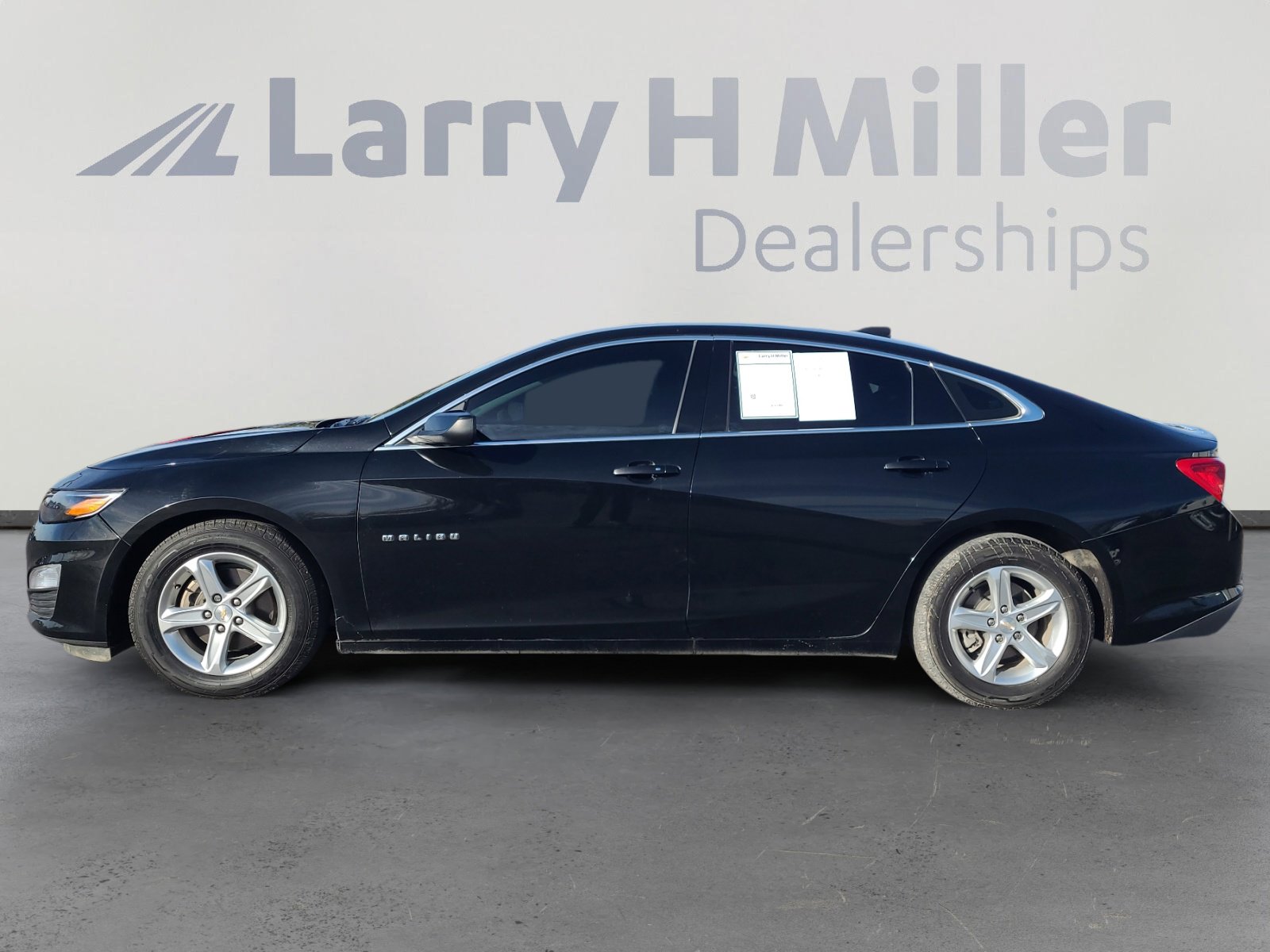 Used 2024 Chevrolet Malibu LS image 2