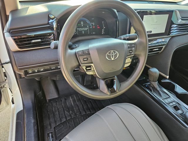 Used 2025 Toyota Camry LE FWD image 8