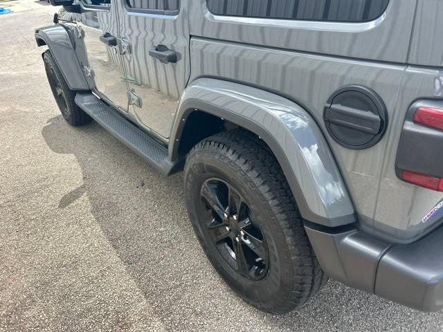 Used 2023 Jeep Wrangler Unlimited Sahara AWD/4WD image 7
