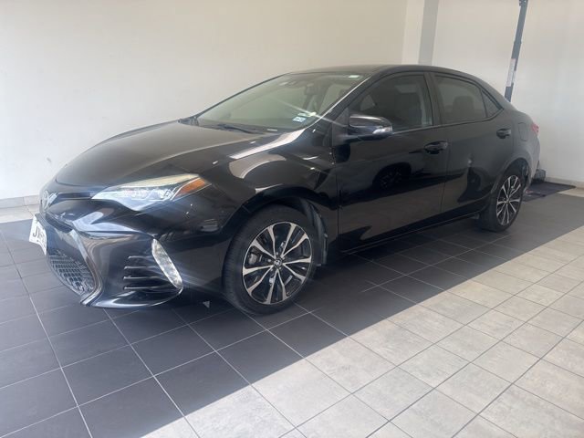 Used 2017 Toyota Corolla SE FWD image 1