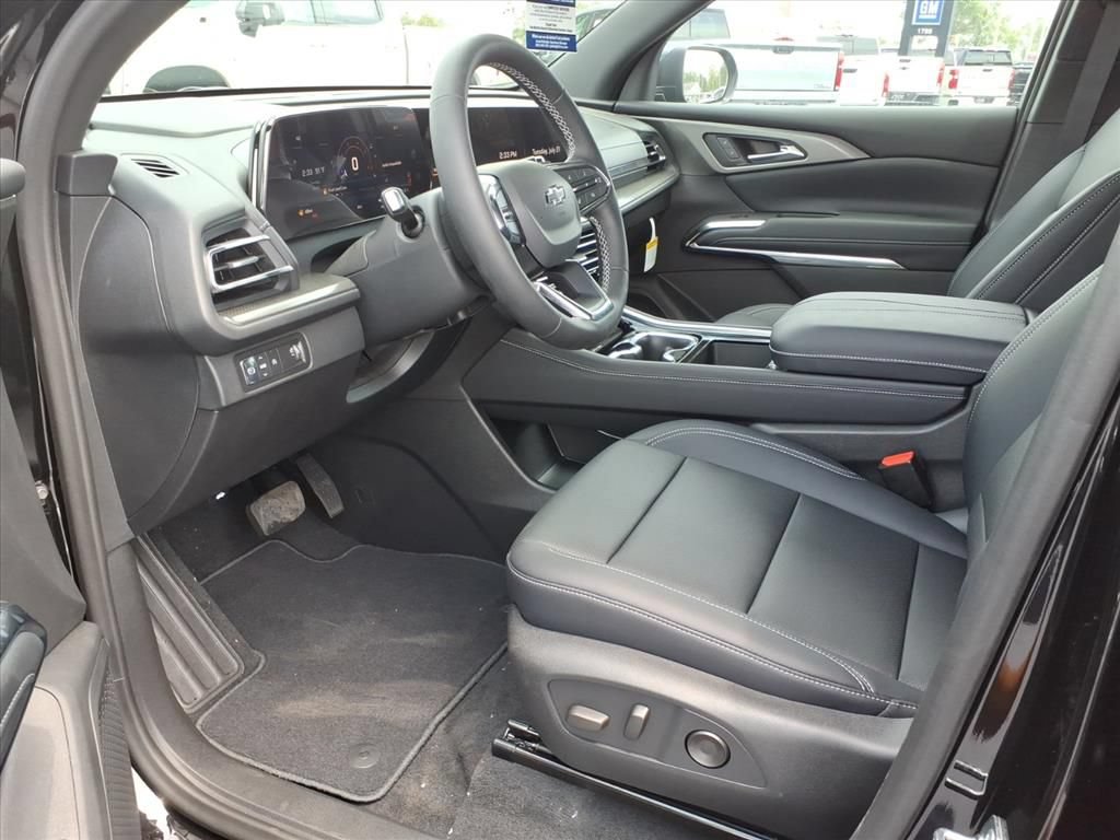 New 2026 Chevrolet Traverse LT w/ Midnight/Sport Edition FWD image 11