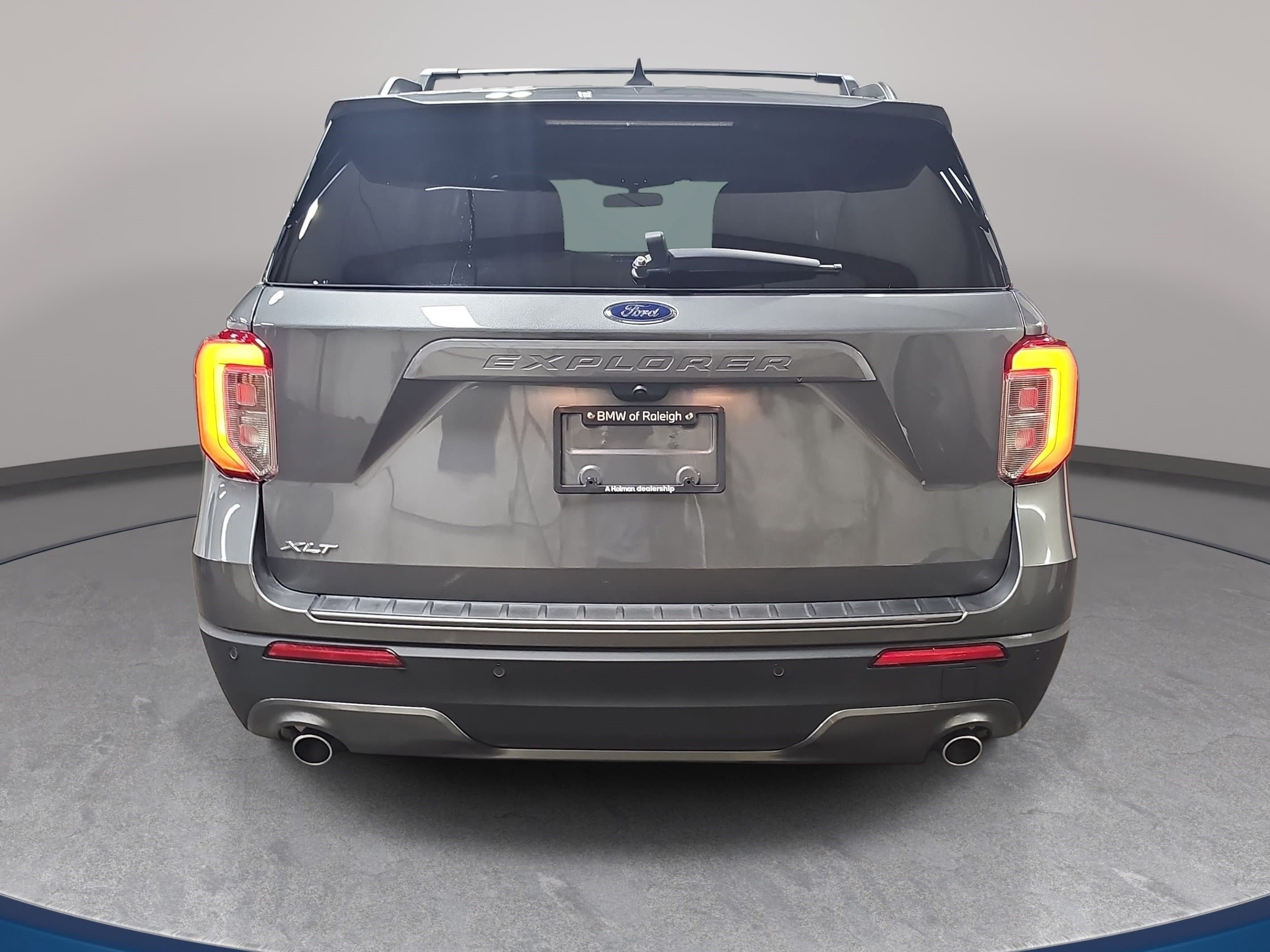 Used 2024 Ford Explorer XLT w/ Equipment Group 202A RWD image 6