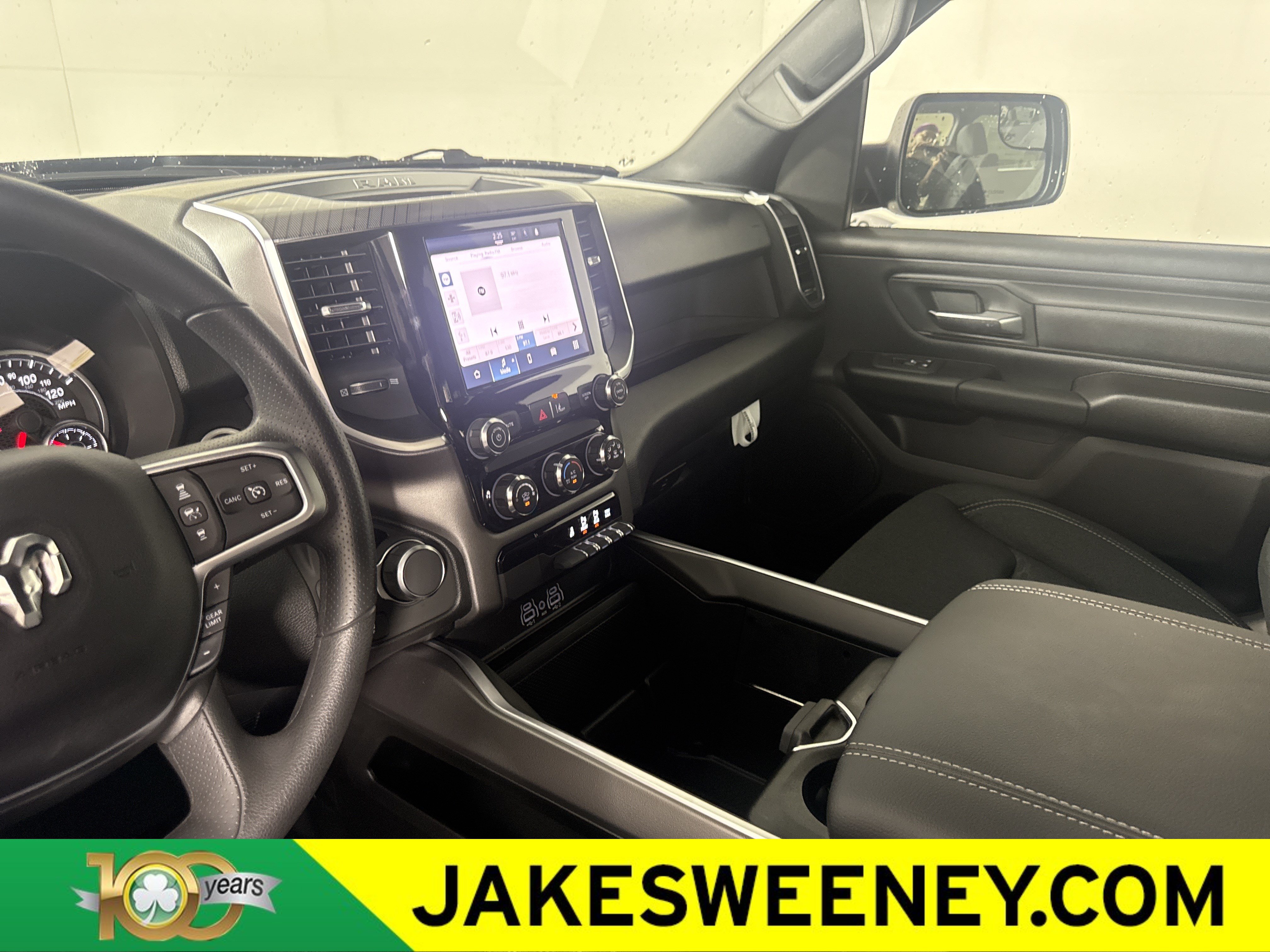 New 2026 RAM 1500 Express AWD/4WD image 27