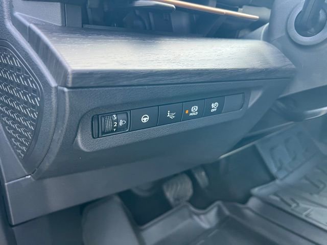 Used 2024 Nissan Ariya AWD image 19