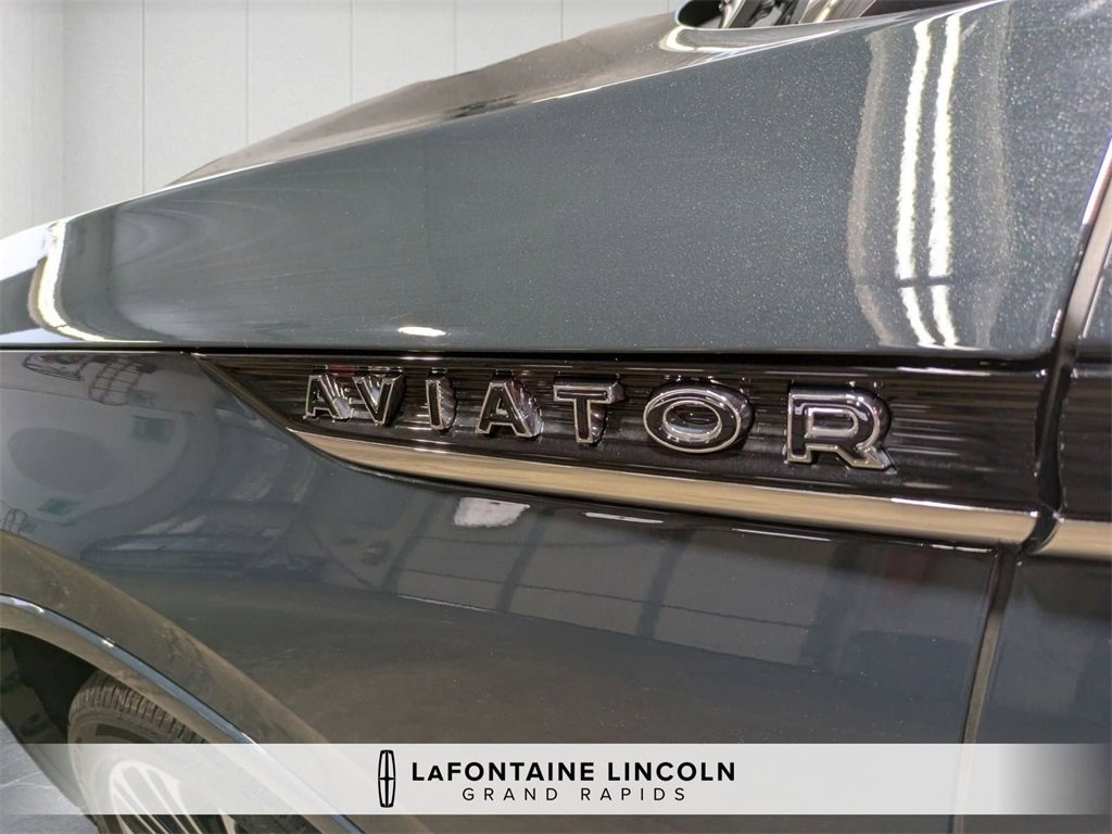 Certified 2025 Lincoln Aviator Black Label image 10