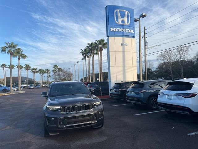 Used 2021 Jeep Grand Cherokee L Overland w/ Luxury Tech Group IV image 11