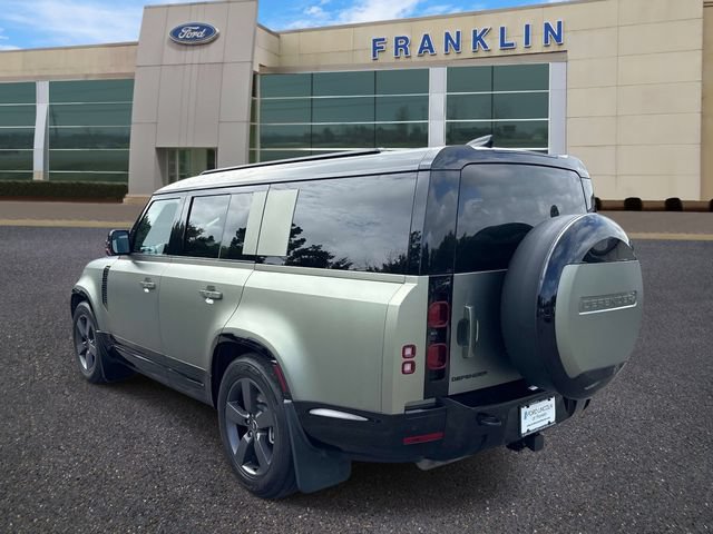 Used 2025 Land Rover Defender 130 X-Dynamic SE AWD/4WD image 5