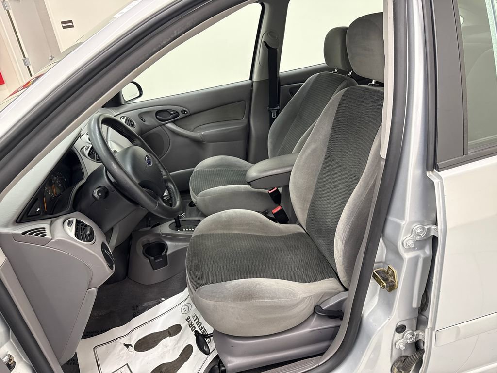 Used 2002 Ford Focus ZX5 Hatchback FWD image 13