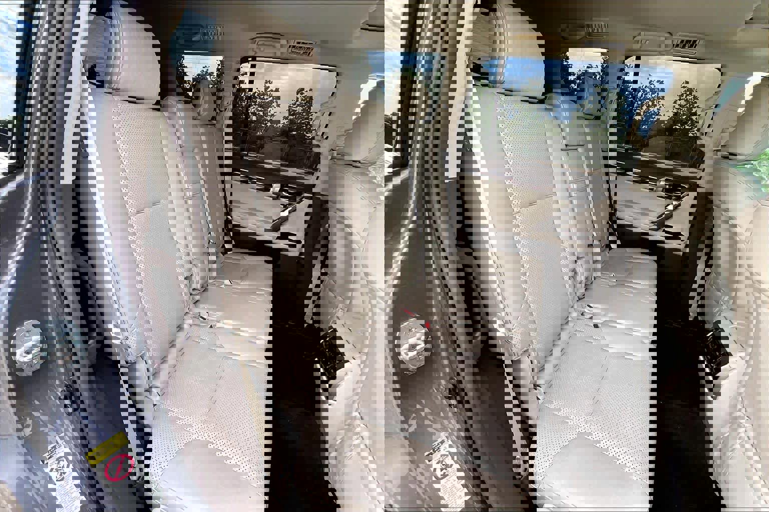 Used 2011 Lexus GX 460 w/ Comfort Plus Pkg AWD/4WD image 17