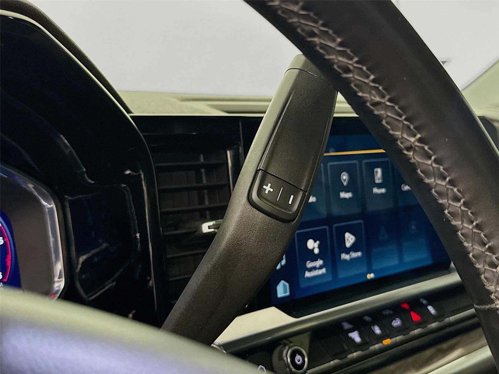 Used 2024 Chevrolet Silverado 2500 LTZ image 16