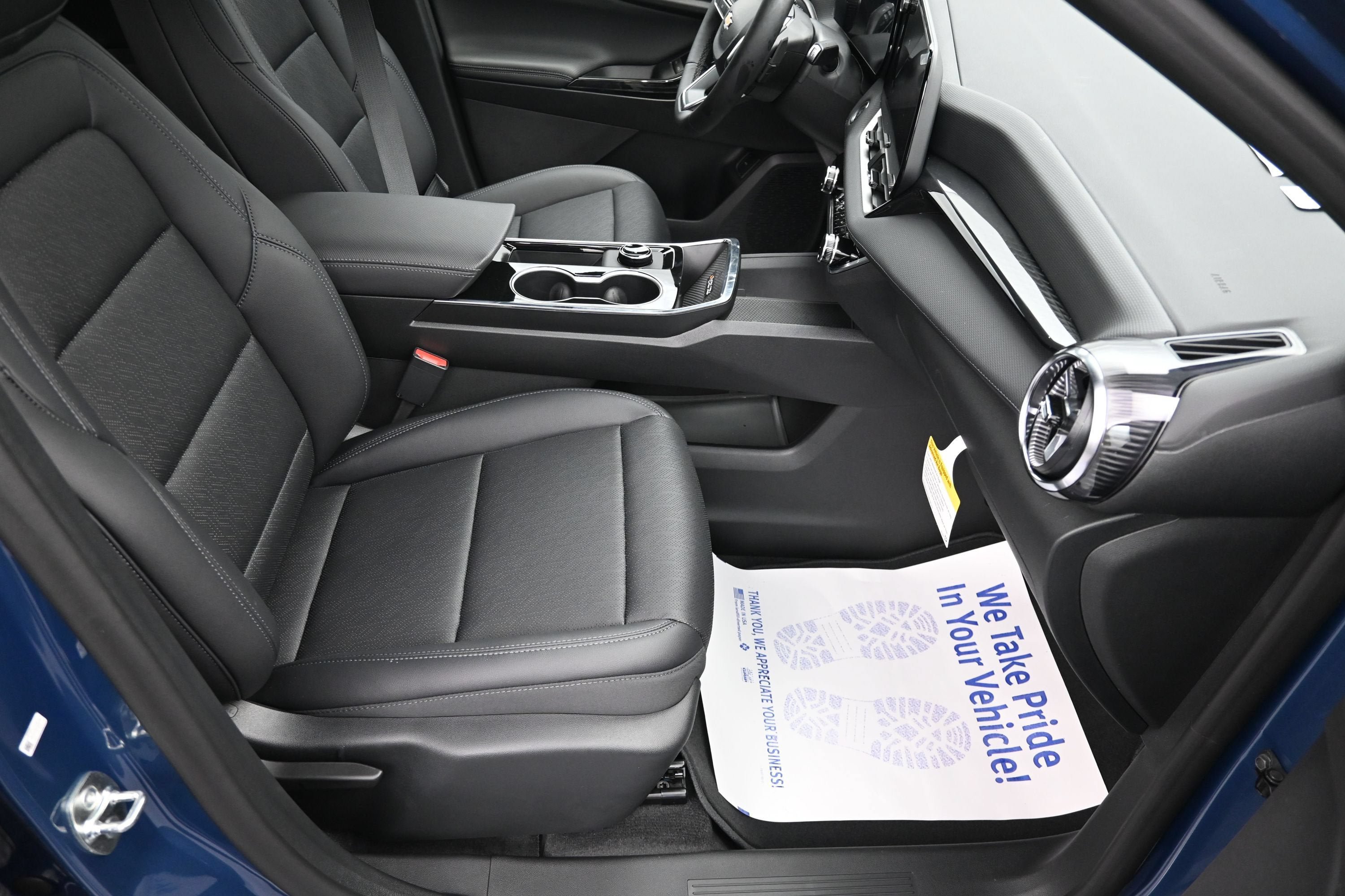 New 2027 Chevrolet Equinox LT w/ Convenience Package II FWD image 35