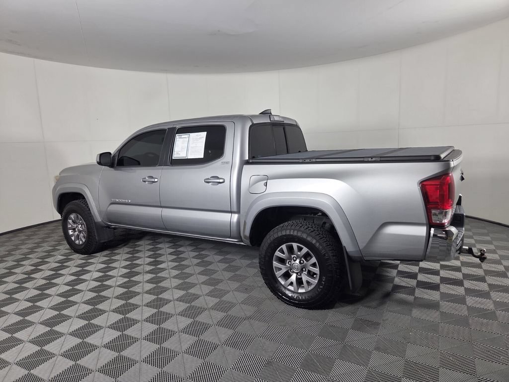 Used 2017 Toyota Tacoma TRD Sport RWD image 7