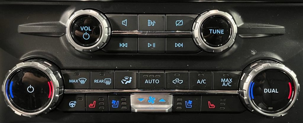 Used 2024 Ford F350 Lariat w/ Lariat Ultimate Package AWD/4WD image 34