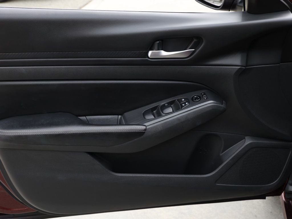 Used 2024 Nissan Altima 2.5 SV image 22