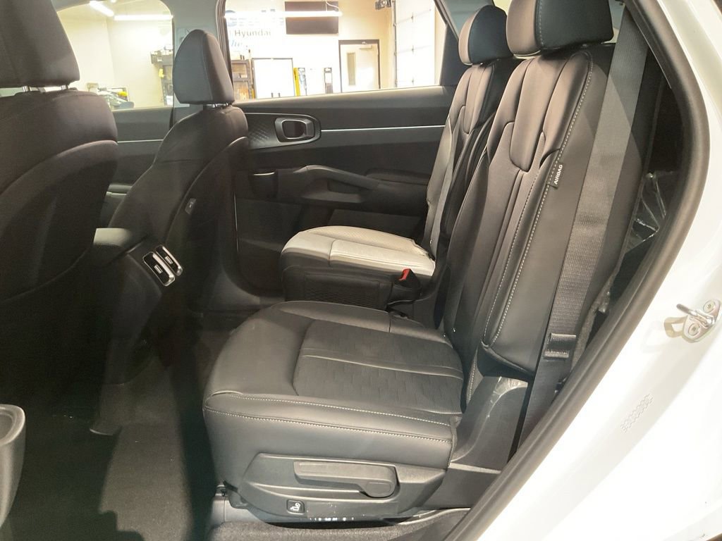New 2025 Kia Sorento EX image 21