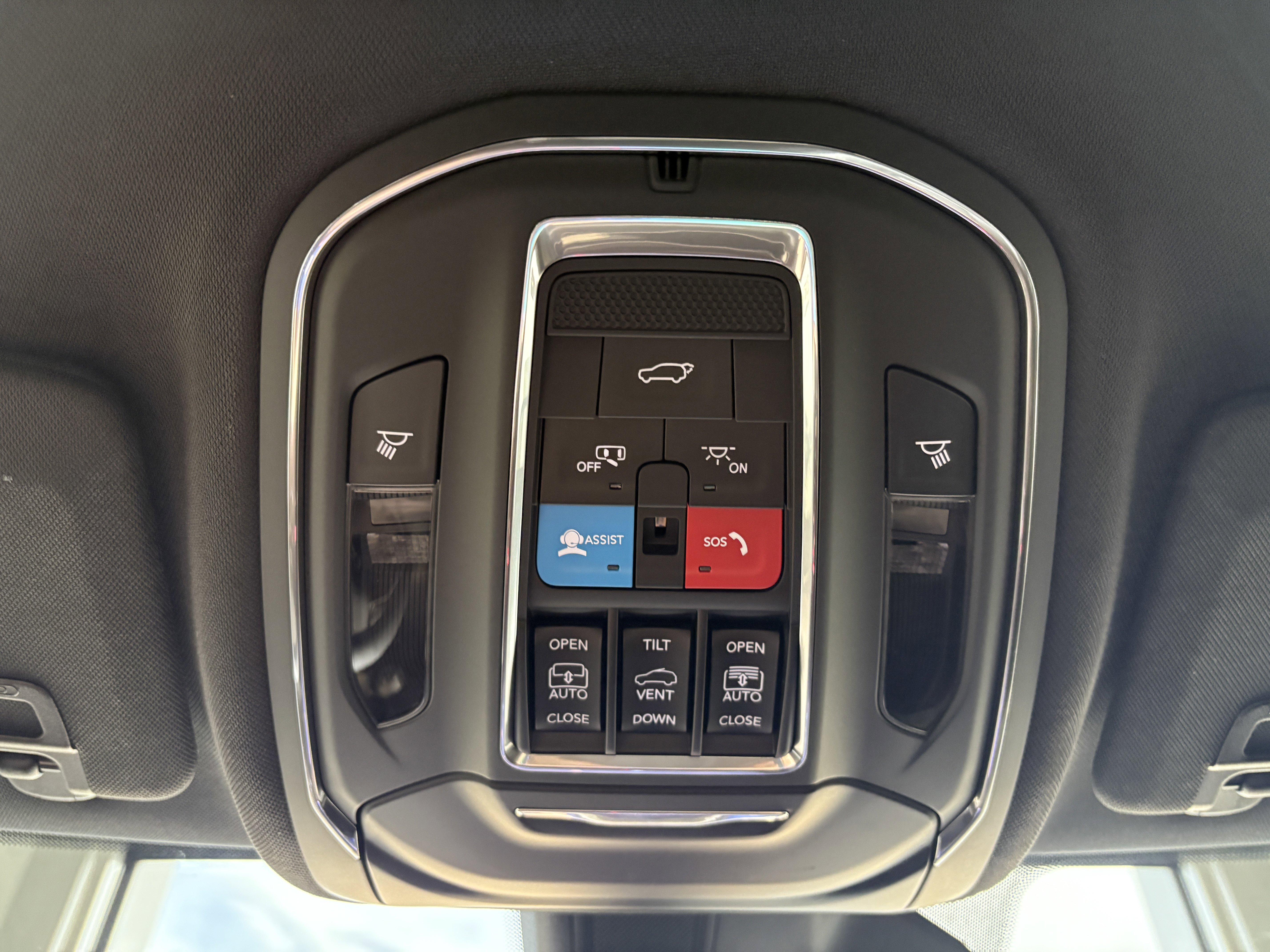 Used 2024 Jeep Grand Cherokee Limited w/ Trailer Tow Package image 18