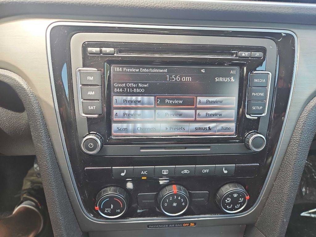 Used 2014 Volkswagen Passat 1.8T SE FWD image 33