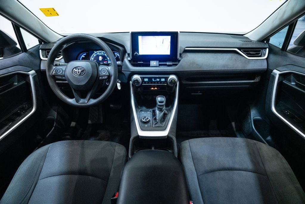 Used 2023 Toyota RAV4 LE image 14