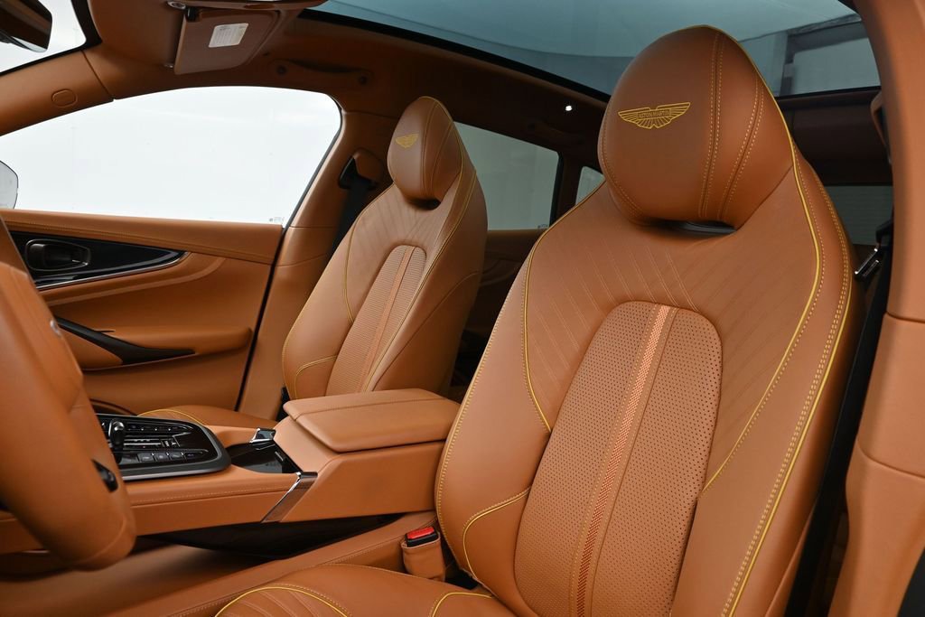 Used 2025 Aston Martin DBX 707 AWD/4WD image 5