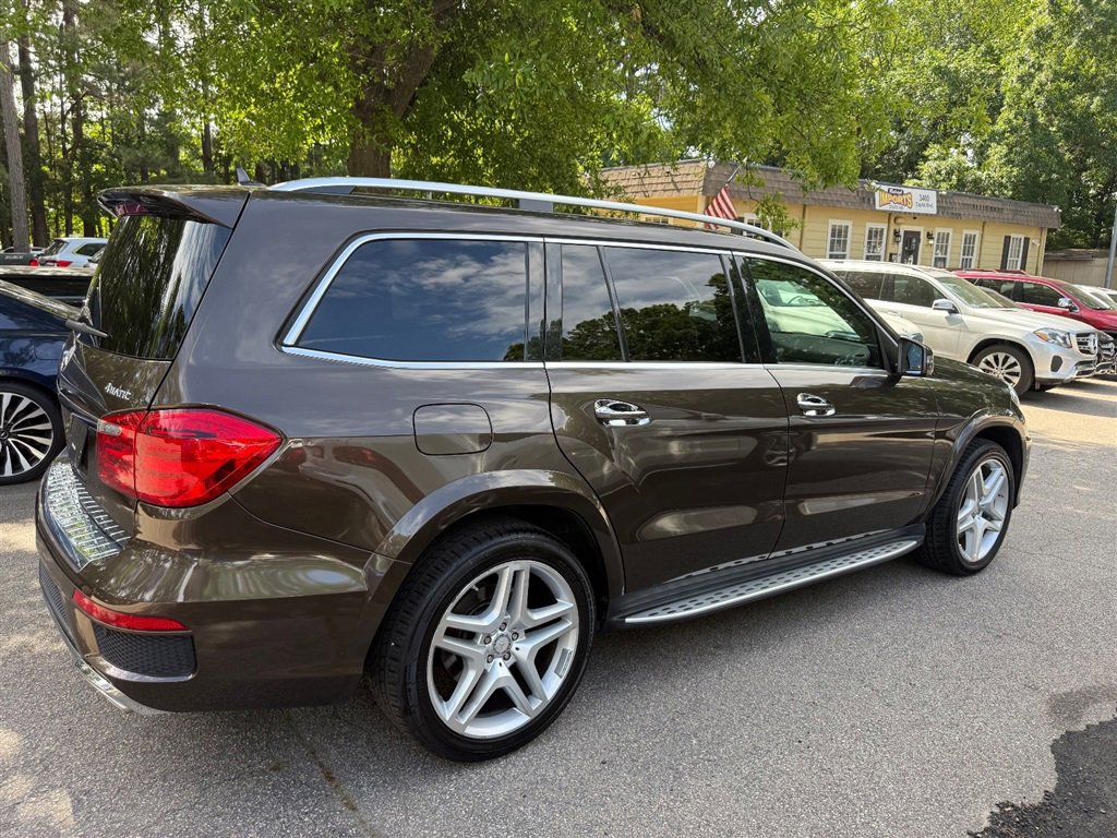 Used 2016 Mercedes-Benz GL 550 4MATIC image 5