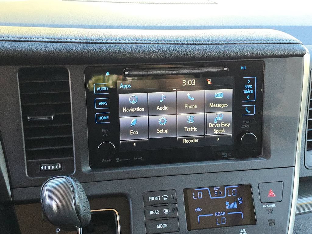 Used 2017 Toyota Sienna SE Premium FWD image 28