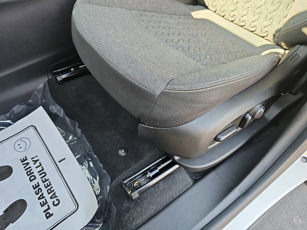 Used 2023 Chevrolet Equinox LT image 32