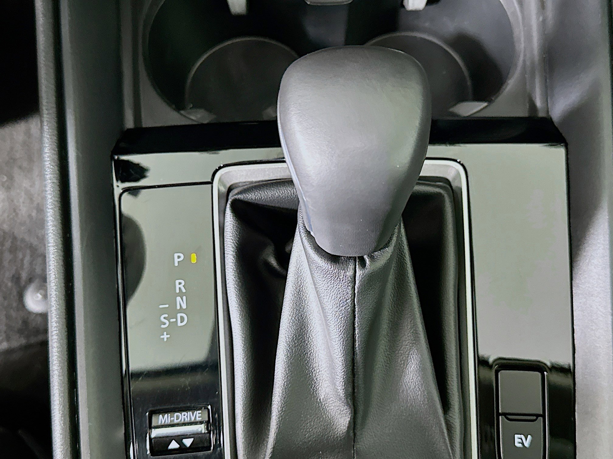 Used 2025 MAZDA CX-50 AWD 2.5 Hybrid w/ Premium Pkg image 24