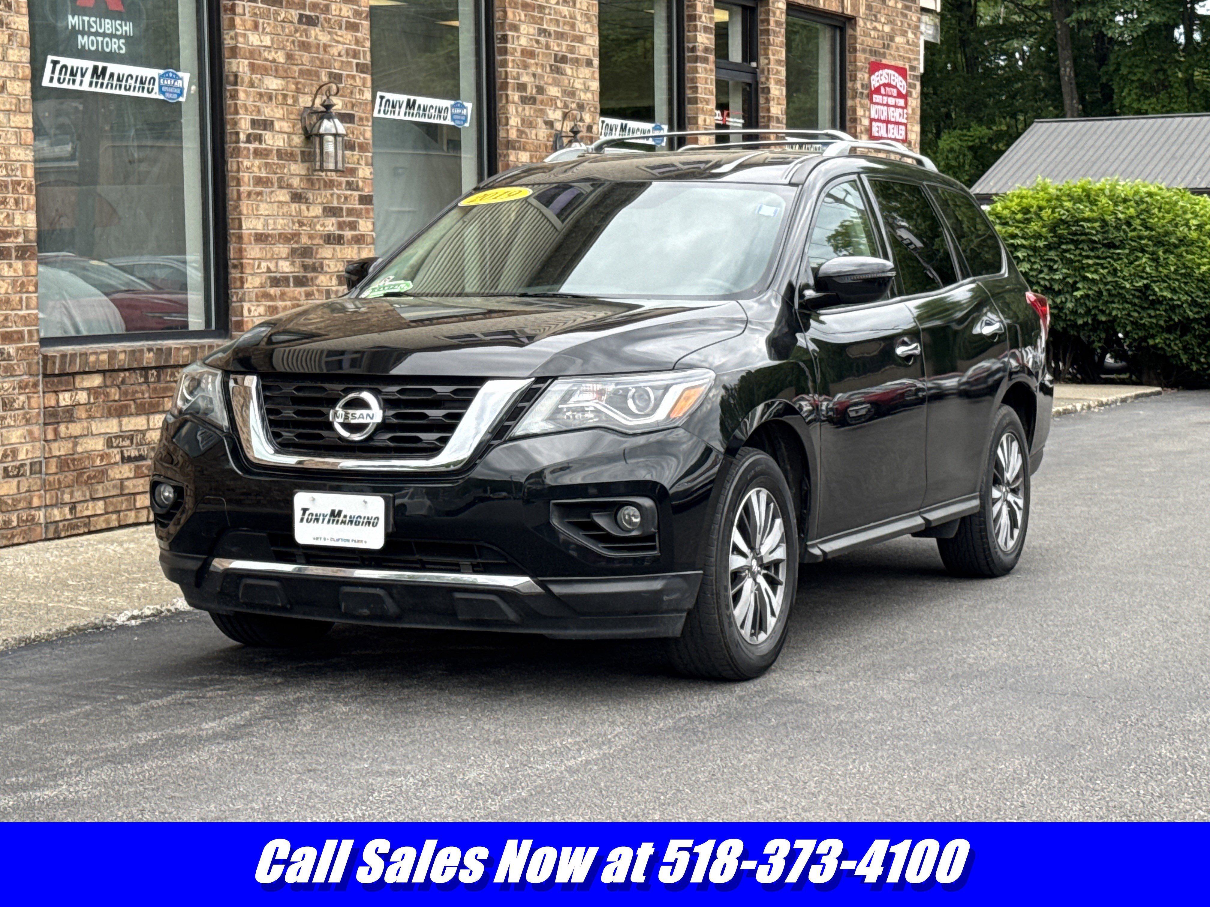 Used 2019 Nissan Pathfinder SV w/ Cargo Package AWD/4WD image 1
