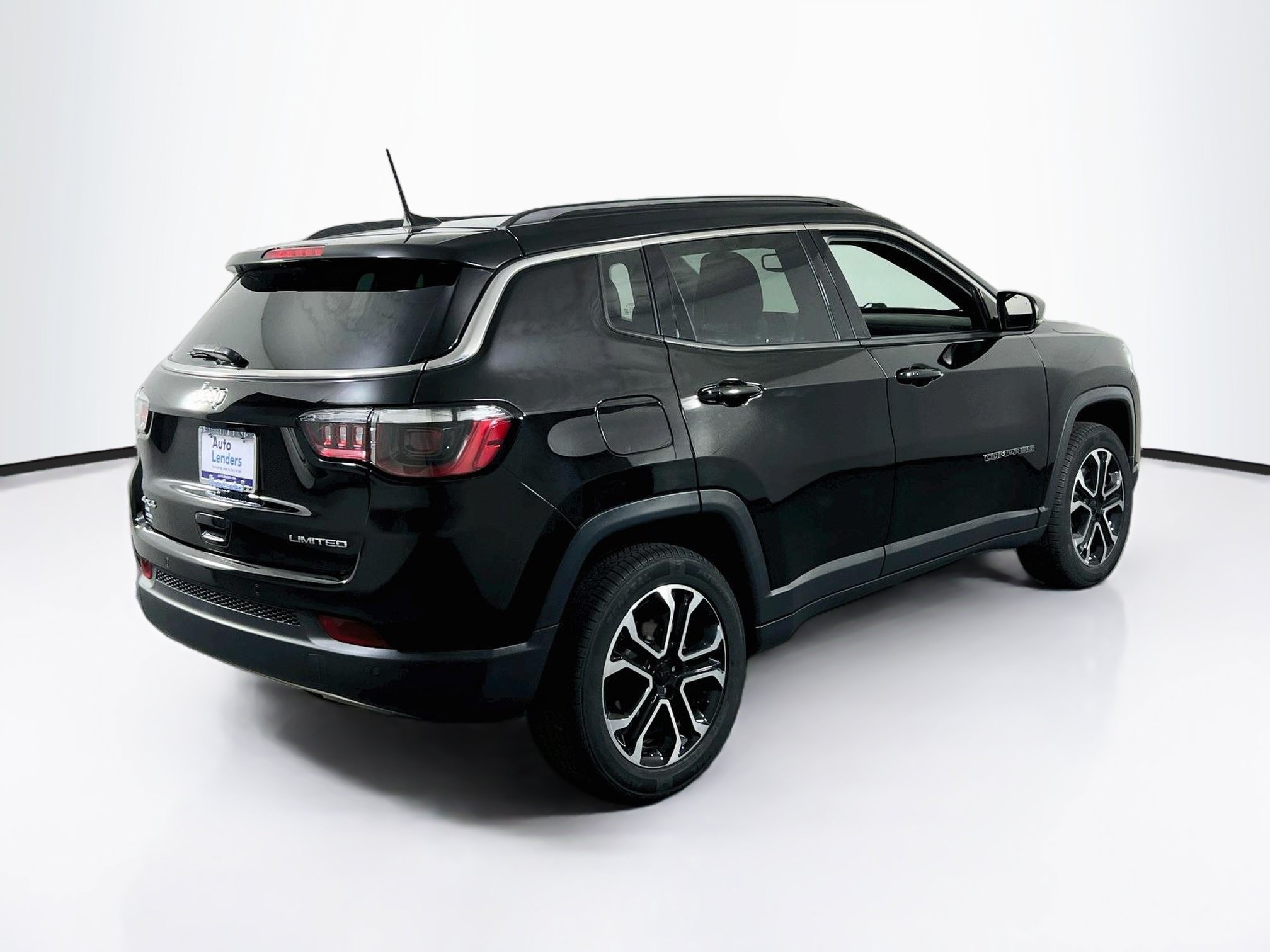 Used 2023 Jeep Compass Limited w/ Sun and Sound Group AWD/4WD image 5