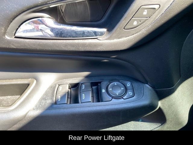 Used 2018 Chevrolet Equinox LT FWD image 12