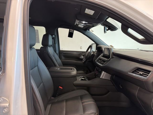 Used 2022 Chevrolet Suburban RST w/ Luxury Package AWD/4WD image 39