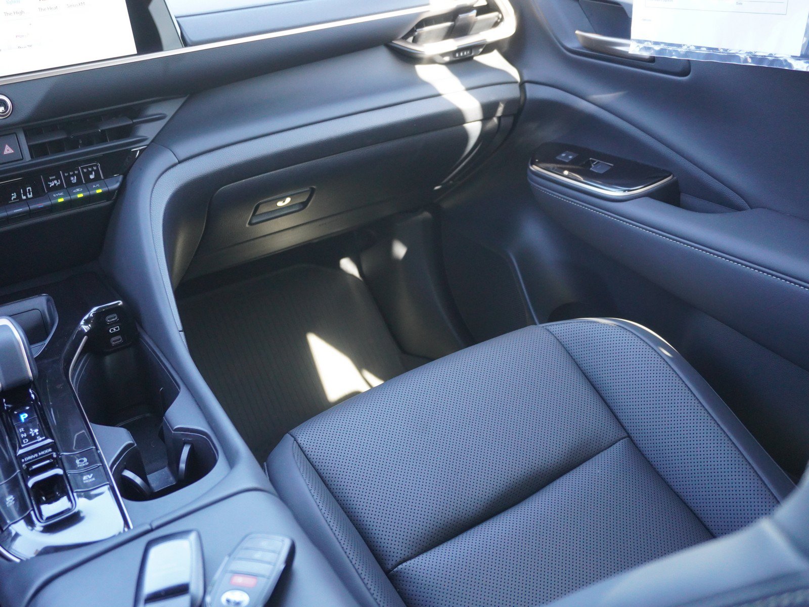 Used 2025 Toyota Crown Signia w/ Advanced Technology Package AWD/4WD image 18