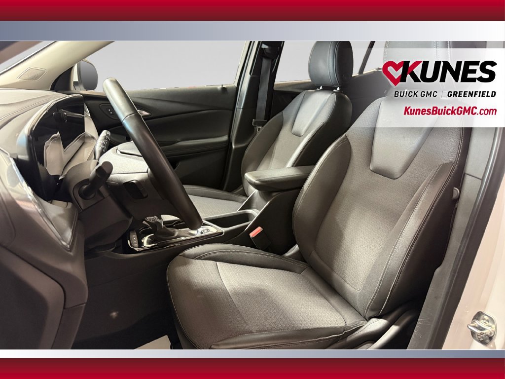 Used 2025 Buick Encore GX Preferred AWD/4WD image 22