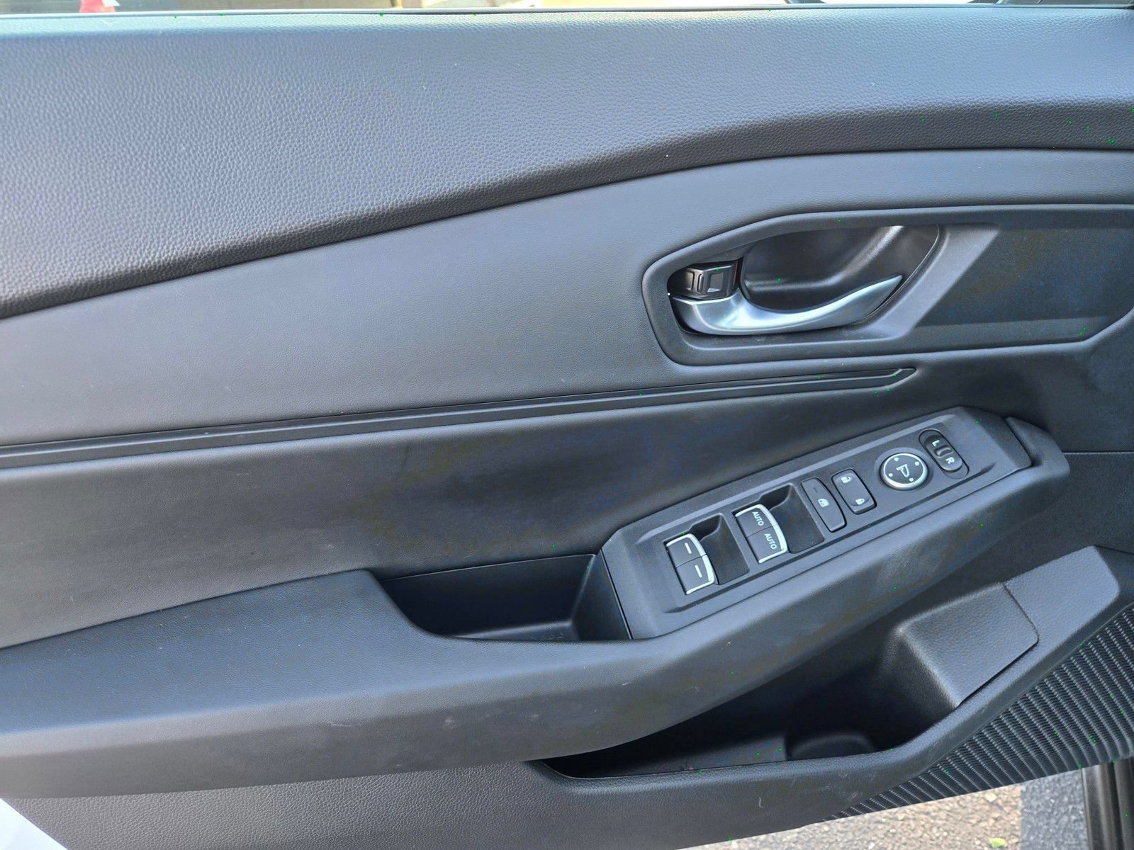 Used 2025 Honda Accord SE image 18