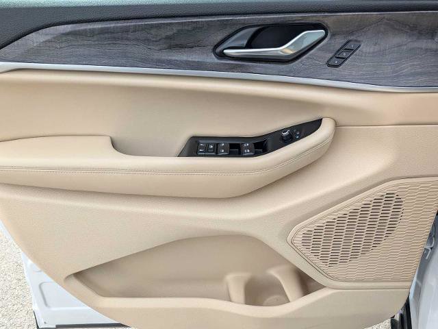 Used 2025 Jeep Grand Cherokee Limited w/ Luxury Tech Group II image 15