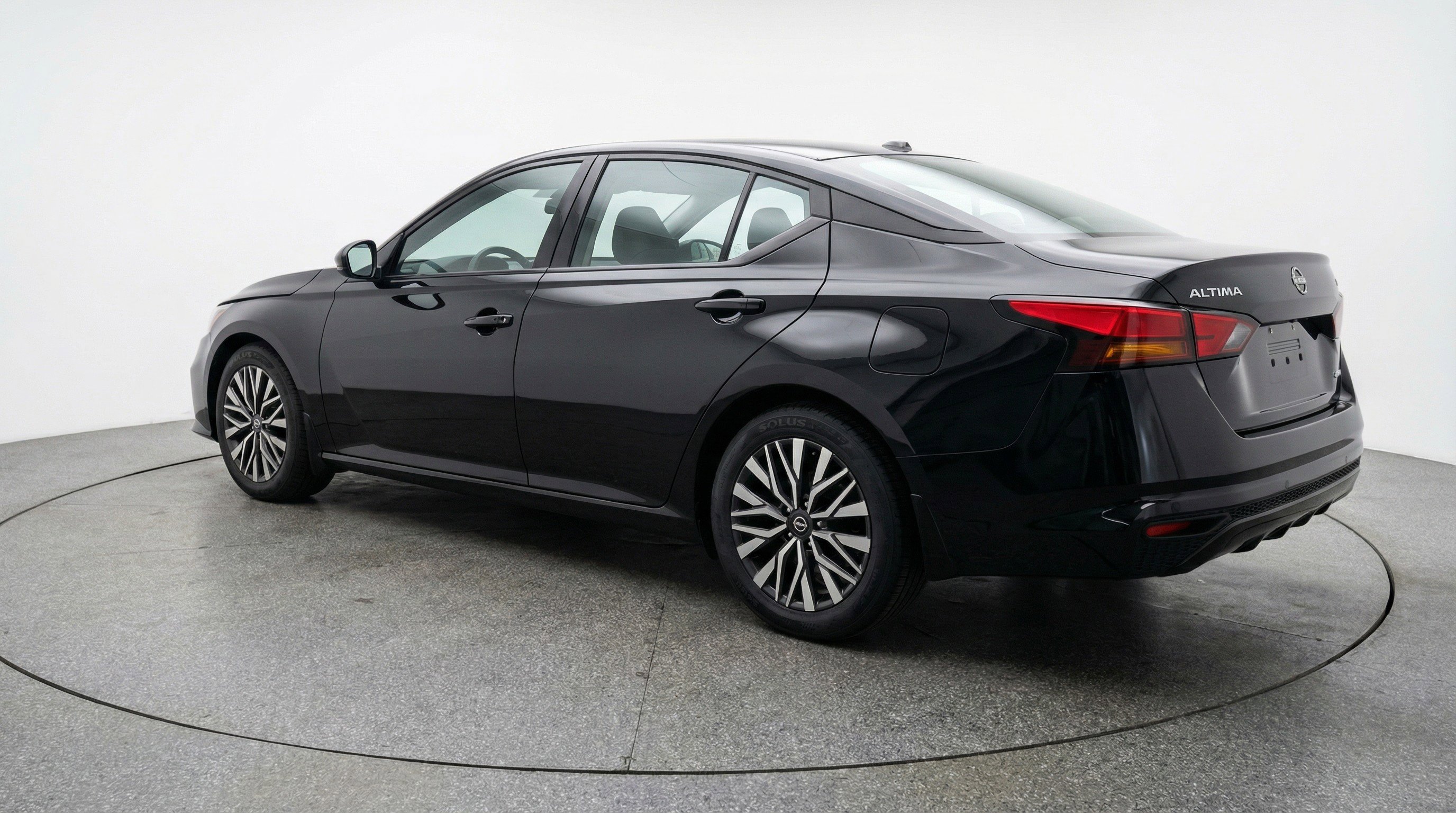 Used 2025 Nissan Altima 2.5 SV image 6