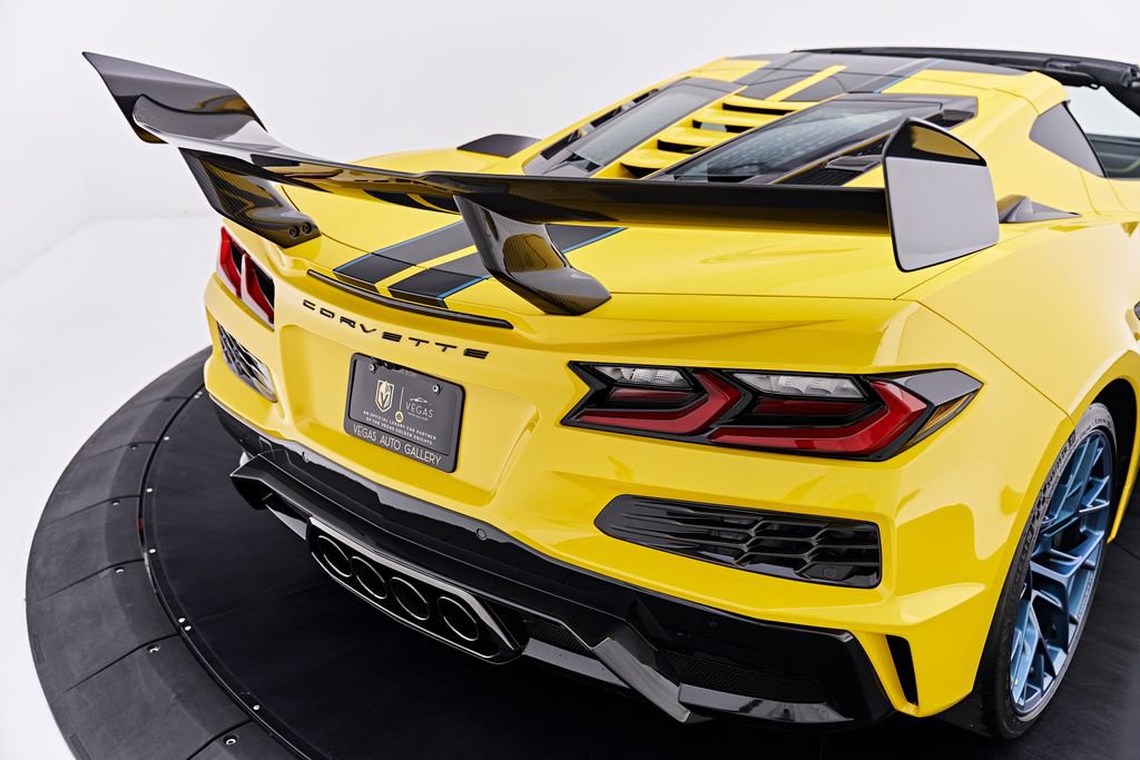 Used 2026 Chevrolet Corvette ZR1 w/ ZR1 Carbon Fiber Aero Package RWD image 39