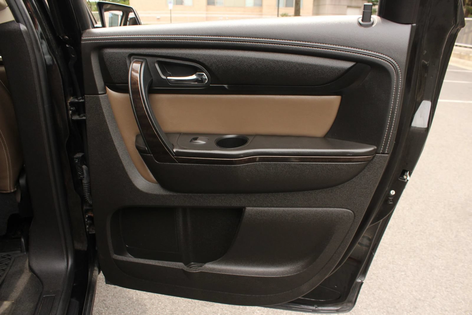 Used 2017 GMC Acadia Limited SLT AWD/4WD image 24