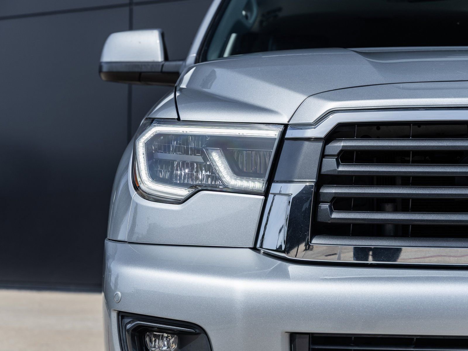 Used 2020 Toyota Sequoia SR5 image 18