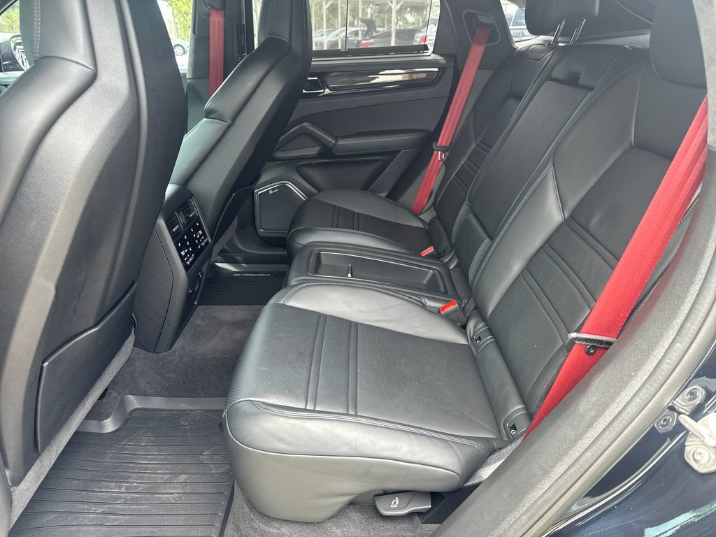 Used 2022 Porsche Cayenne Turbo GT AWD/4WD image 25